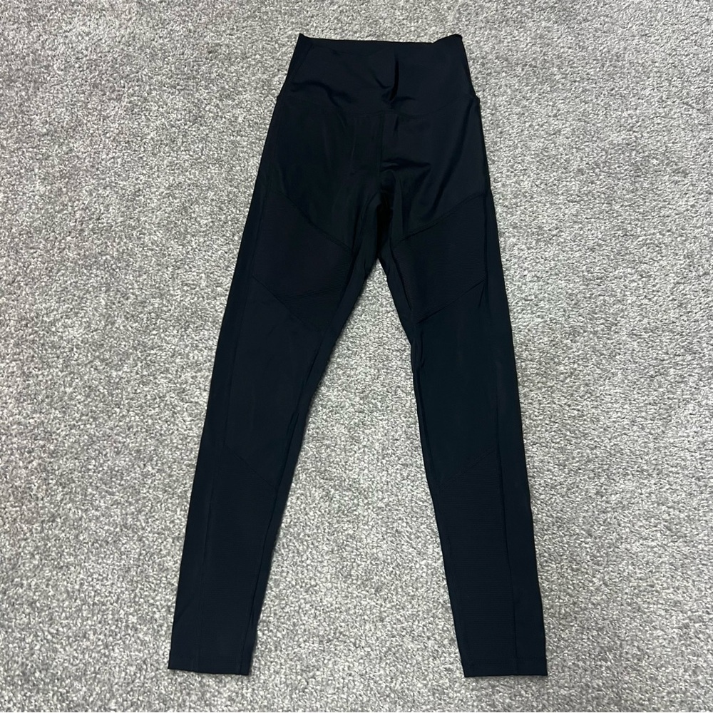 Zyia Active Leggings Women’s 2 Black Ribbed High Rise Capri Crop Workout Pants